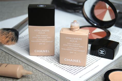 chanel vitalumiere aqua 20 beige review|Chanel vitalumiere aqua foundation swatches.